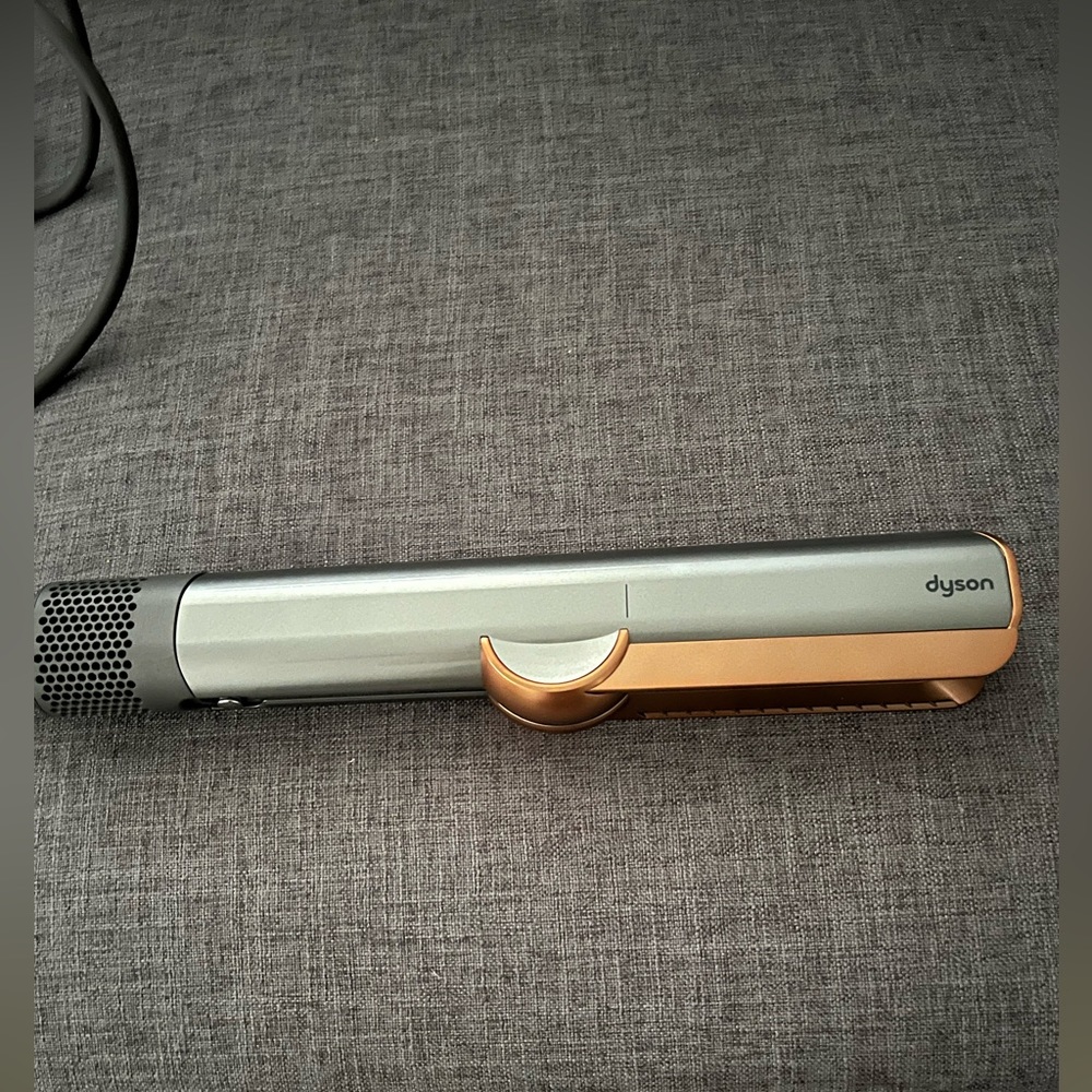 Dyson Air Strait